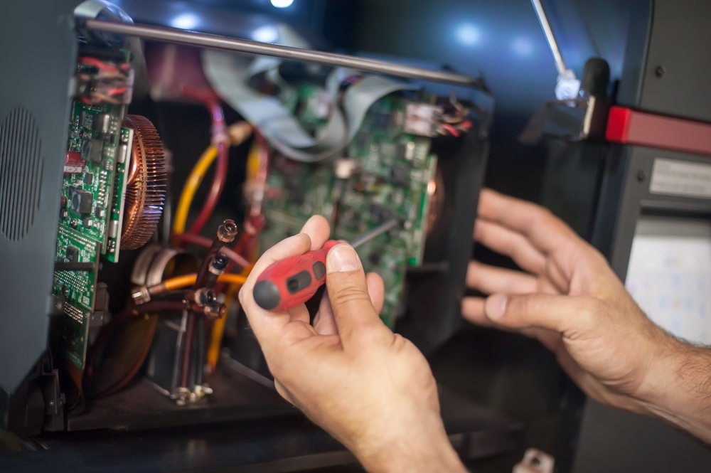 大阪のキュービクル修理｜故障症状と緊急対応のポイント